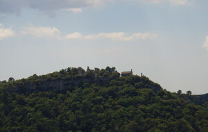 Rougiers - Castrum et chapelle Saint Jean - Source de la guillandière