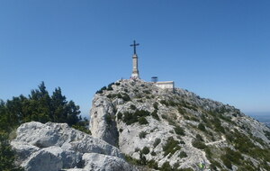 Sainte-Victoire : la Croix de Provence.         Alain M. 