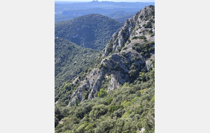 Mérindol: petit Luberon versant sud . NOMBRE de PARTICIPANTS LIMITE à 15 PERSONNES.