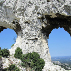 mont gaussier sentier des echelles rocher des 2 trous